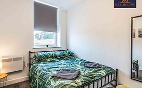 Swan House Apartment 4 - 1 Bed Apartment - Sleeps Up To 4 - Free Parking - Liverpool - Close To City Centre - By All Elite Stays